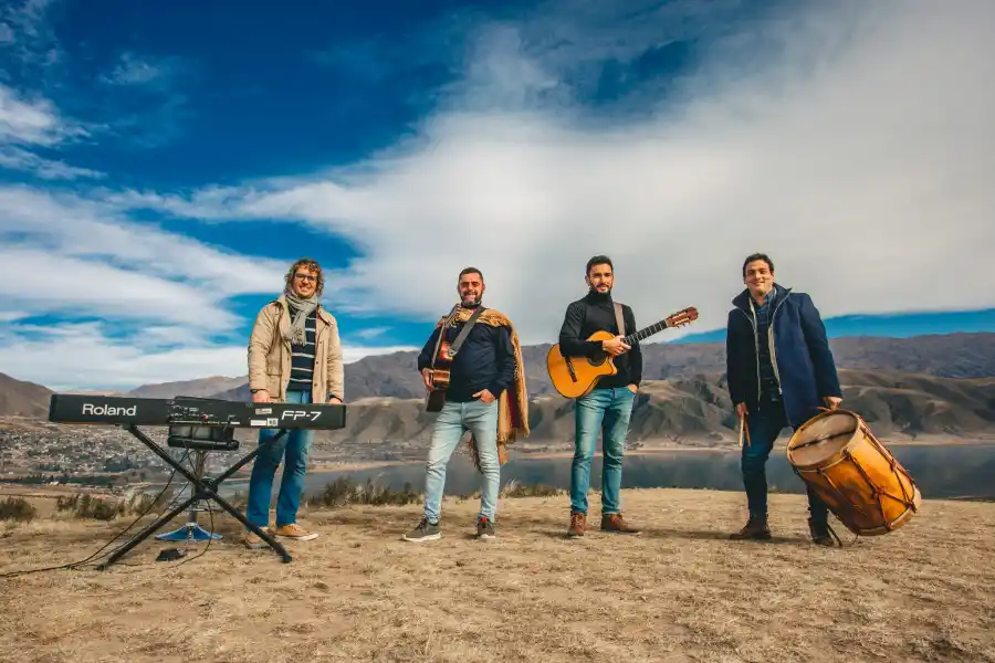 La Gesta del Pueblo, con Los Puesteros, el Ballet Tucumán y Los Decididos
