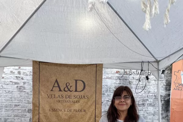 En la Expo: se estrena una emprendedora de velas de cera de soja