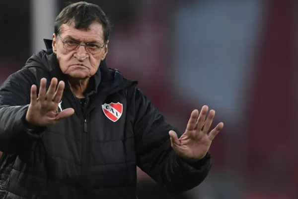 Por qué Julio César Falcioni no dirigió a Independiente ante Newell´s