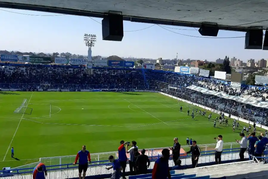 Atlético Tucumán entrenó a puertas abiertas y los hinchas coparon las tribunas