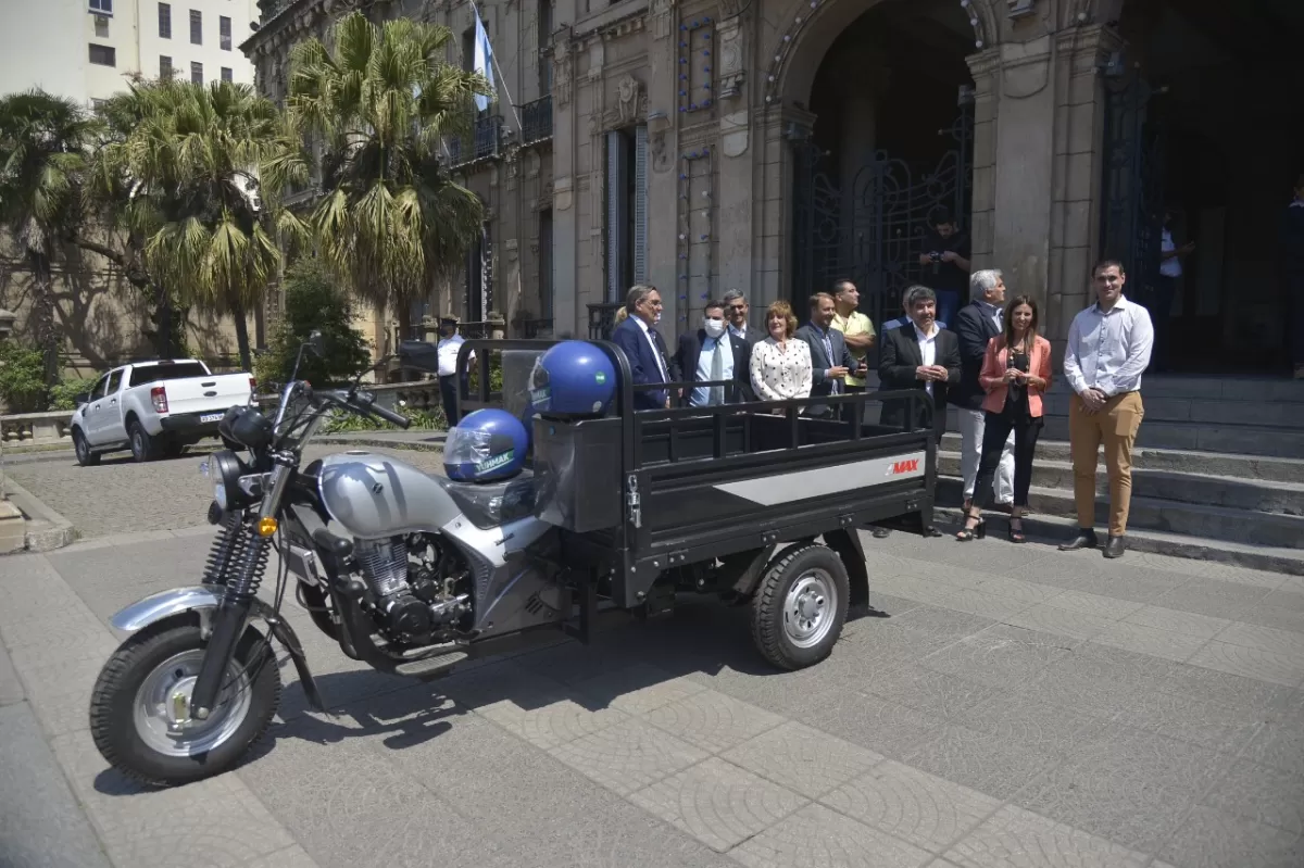 Hugo Toro volverá a trabajar en su motocarro, gracias a una colecta de funcionarios provinciales
