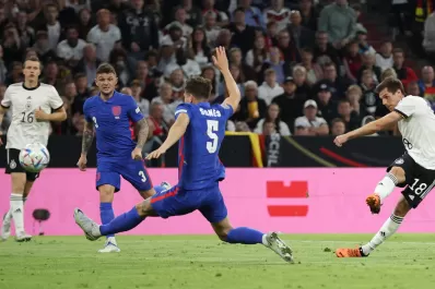 Inglaterra-Alemania y Colón-Argentinos, los partidos más destacados de la agenda de hoy