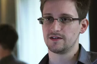 Vladimir Putin le otorgó la ciudadanía rusa a Edward Snowden