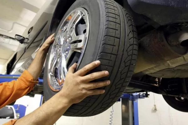 El conflicto de los neumáticos: fracasó la audiencia en el Ministerio de Trabajo