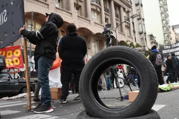 Por el conflicto de neumáticos, convocan a una nueva audiencia para mañana