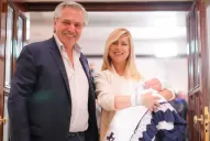 Alberto Fernández y Fabiola Yáñez difundieron una foto de su hijo alentando a la Selección