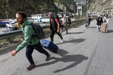 Rusia cierra de sus fronteras y Estados Unidos pide a sus ciudadanos huir del país