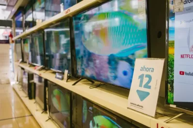 Mundial de Qatar 2022: el Gobierno y las empresas preparan un Ahora 12 para televisores