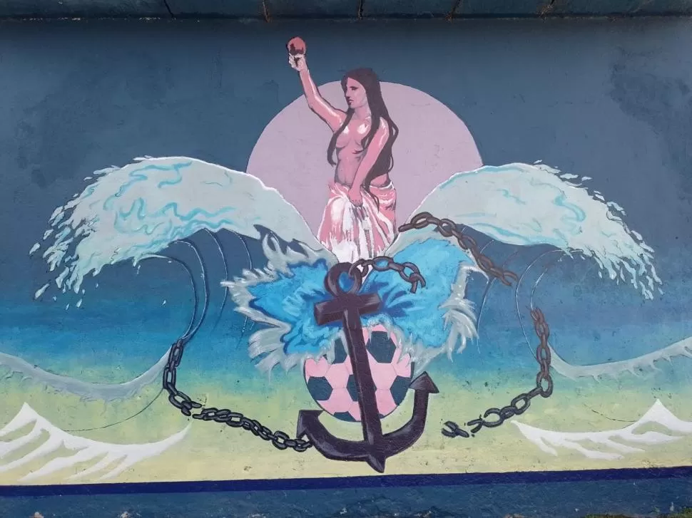 EN LULES. “Los Marinos” se quedaron con un mural relacionado a su apodo con una pelota antecedida por un ancla y una diosa de mar.  Foto Gentileza Ana Ferreyra