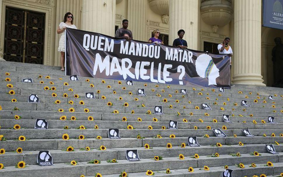 RECLAMO. El crimen de la dirigente feminista Marielle Franco sigue sin esclarecerse.  twitter @chapamariellef 