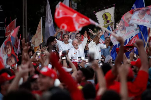 Lula ofreció “paz y amor” y Bolsonaro apeló al patriotismo