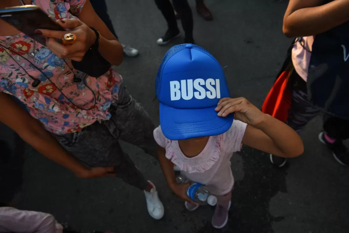 CON PRESENCIA DEL BUSSISMO. El espacio del líder de Fuerza Republicana coordinó el acto junto a Javier Milei. Foto de LA GACETA / Diego Aráoz