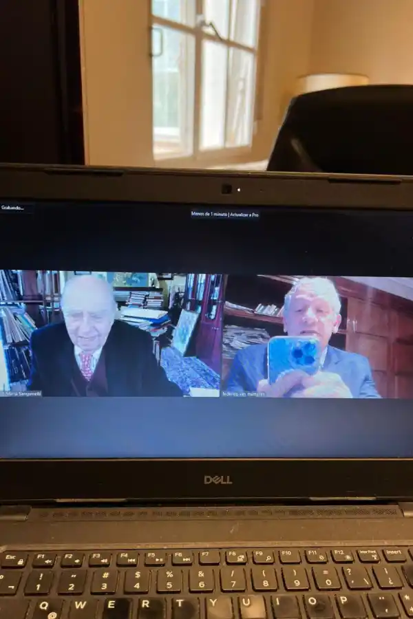 EL ZOOM CON LA GACETA. Ese es uno de los lugares en los que vive Sanguinetti últimamente. 