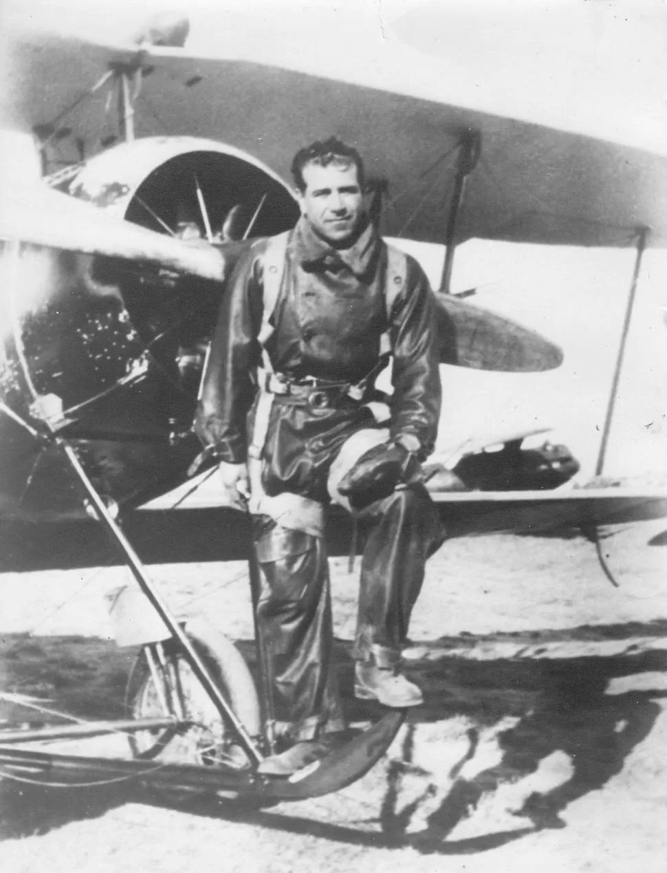 EL PILOTO. Salvador Gaudioso Molina, pionero de la aviación del país. 