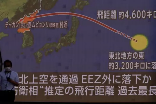 Corea del Norte lanzó otro misil y Japón le pidió a la población que busque refugio