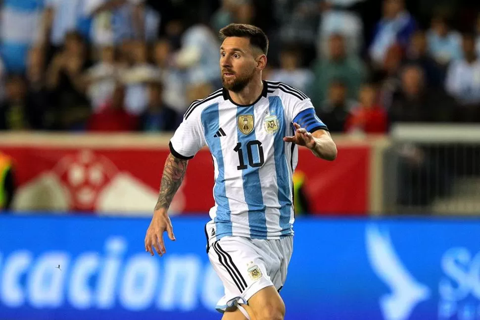 QUERIDO. Messi llega a Qatar más apoyado por el público argentino que nunca. twitter @Argentina
