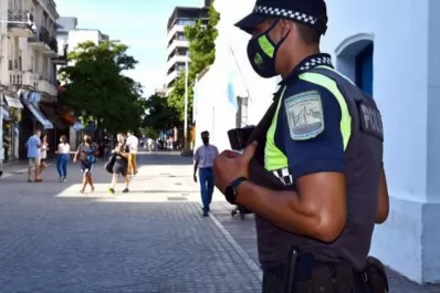 Desconocidos interceptaron y atacaron a un policía: se registraron disparos