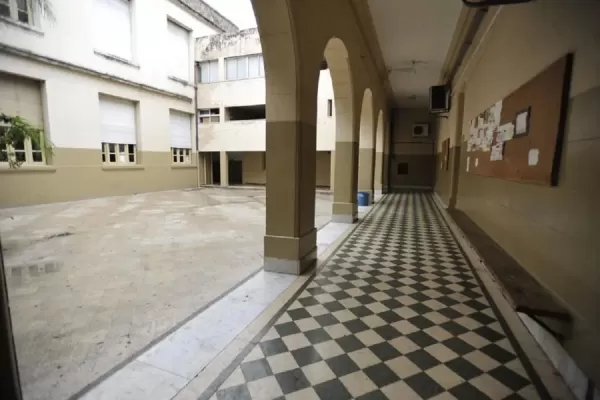 Con una sentada, estudiantes de Educación Superior protestarán en la escuela Normal