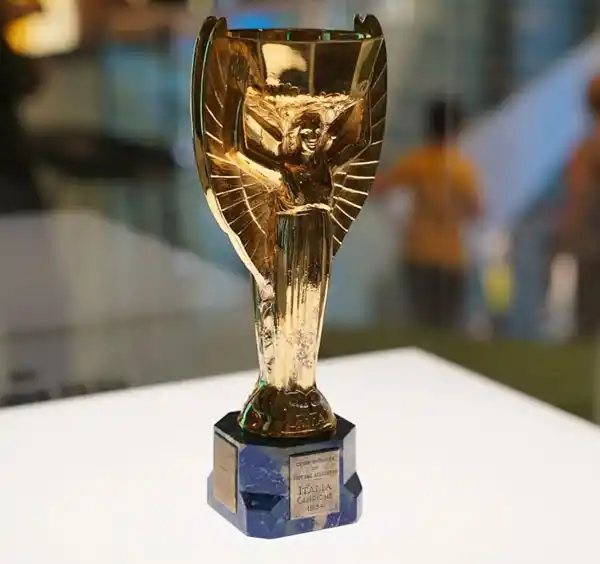 RÉPLICA. La “Jules Rimet” original desapareció en 1983 y nunca fue recuperada.