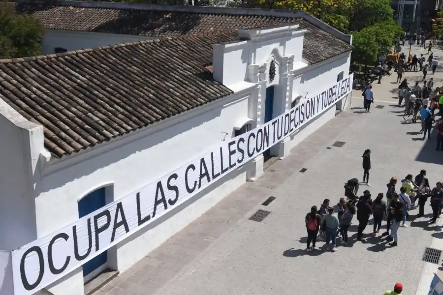 Un grupo de personas violentó la intervención artística en la Casa Histórica