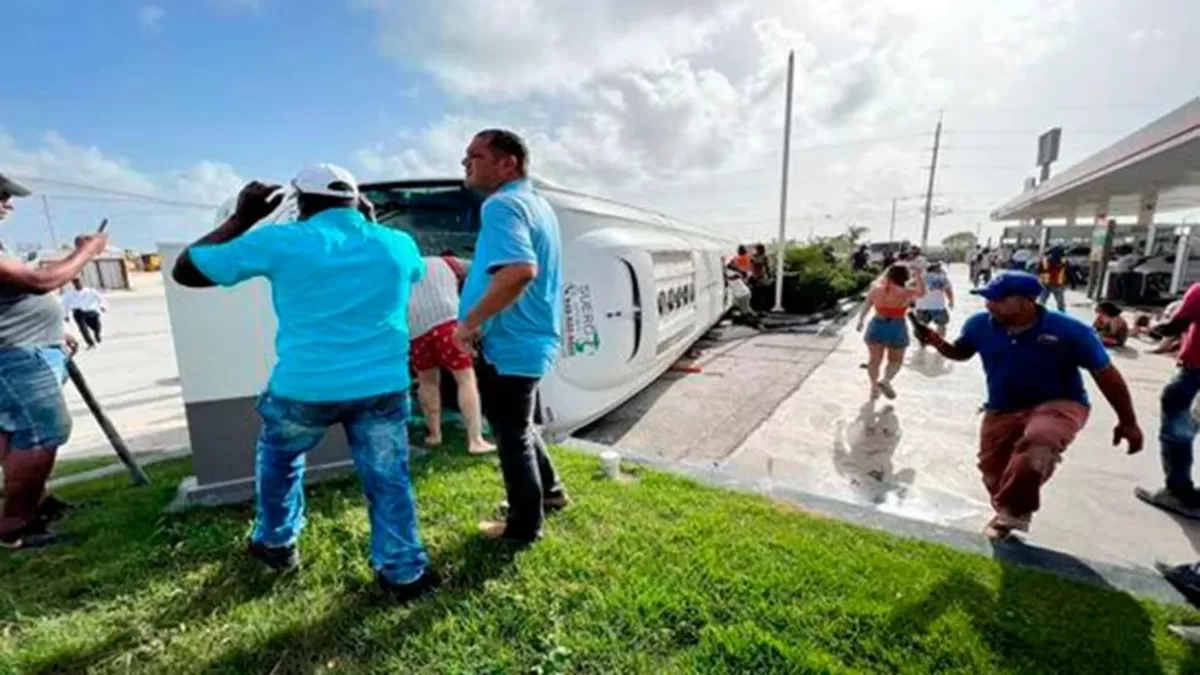 Volcó un colectivo turístico en Punta Cana y falleció una argentina