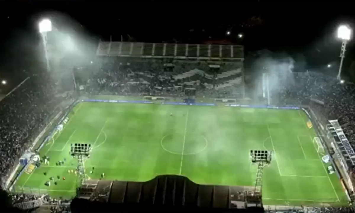Se suspendió Gimnasia-Boca por incidentes fuera del estadio