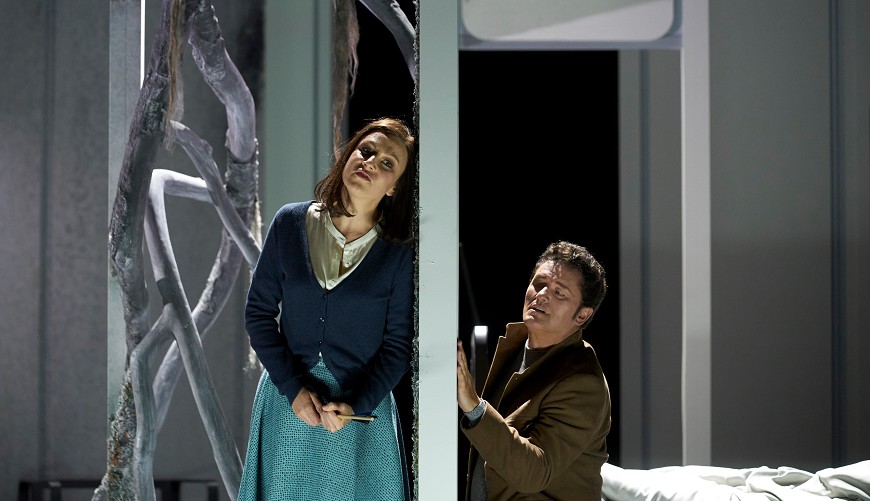  La soprano Irina Lungu interpreta el papel principal de Lucia. Piotr Beczala aparece como su amante y Massimo Cavalletti como su hermano.