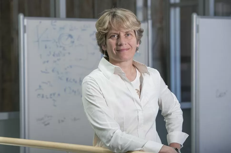 PREMIADA. La estadounidense Carolyn Bertozzi es la primera mujer laureada en esta edición de los Nobel. 