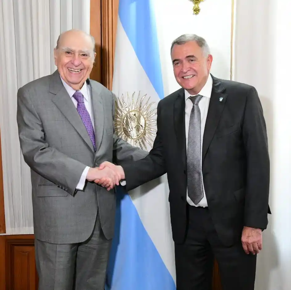 Julio María Sanguinetti: “Argentina es menos atenida a la institucionalidad”