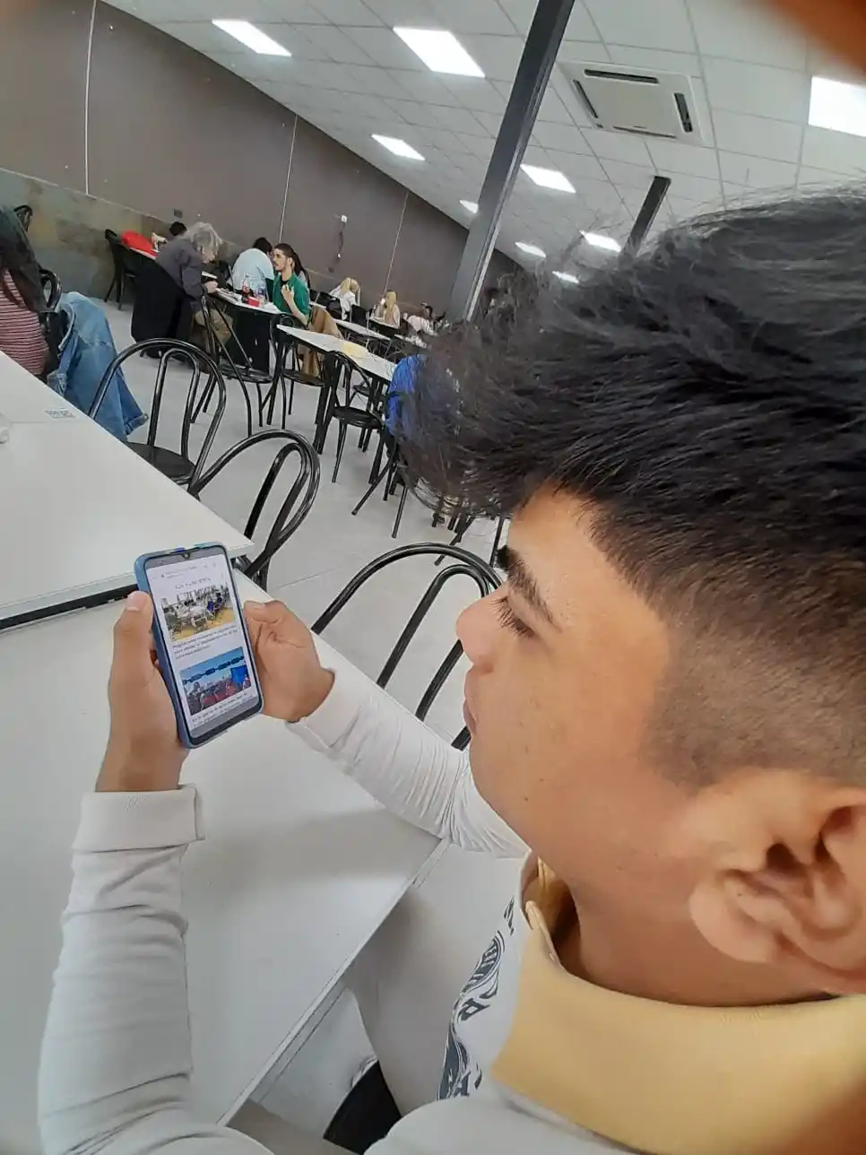 Cuatro generaciones, cuatro formas de leer LA GACETA