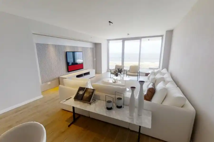 De la mano de un tucumano, se inaugura la Torre Trump en Punta del Este