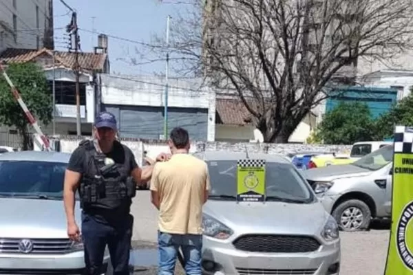 Vehículos robados: Secuestraron dos autos y placas dominiales durante allanamientos