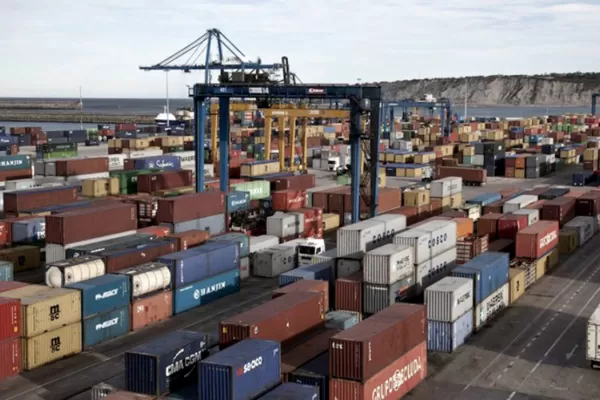 Importaciones: controles en zonas francas para evitar sobrestock y limitar salida de dólares