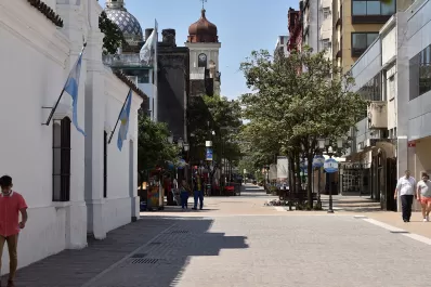 La mañana arrancó fría y se anuncia una jornada soleada y cálida en Tucumán