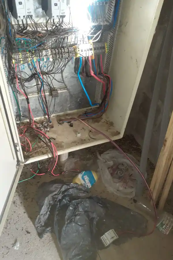 VANDALISMO EN EL TÚNEL DE CALLE MENDOZA / FOTO PRENSA MINISTERIO DE OBRAS Y SERVICIOS PÚBLICOS