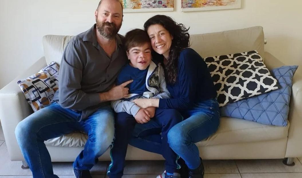 Familia que denuncia al colegio de Pilar por discriminación