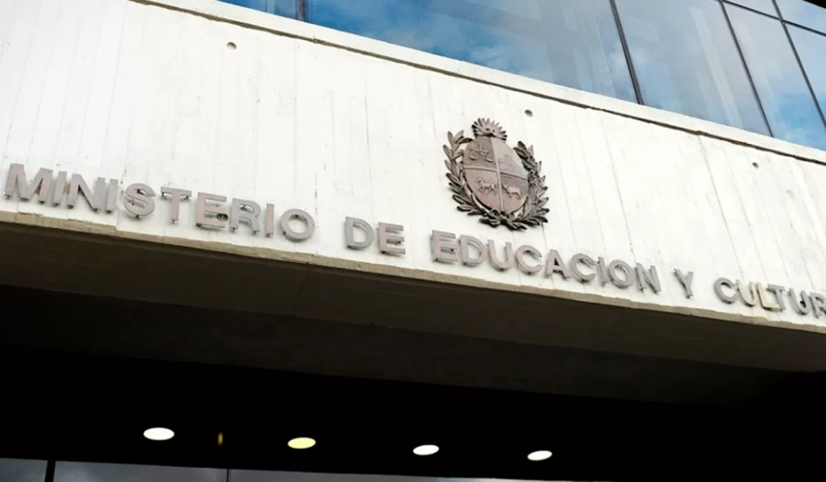 PROTESTA. Estudiantes ocuparon el Ministerio de Educación de Uruguay.