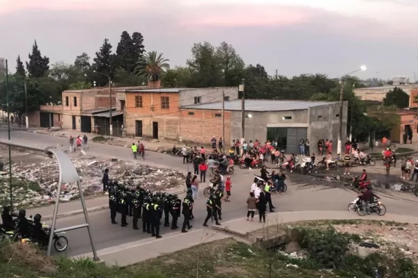 Una toma de tierras fue impulsada por transas