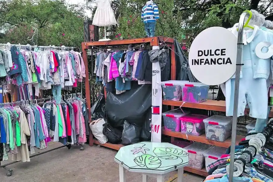 PARA TODOS LOS GUSTOS Y TALLES. Las prendas usadas tienen que estar en muy buen estado para que se puedan vender.