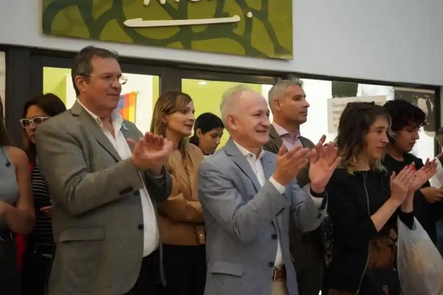 ILUSIONADO. El ministro de Cultura de la Nación, Tristán Bauer, en Chaco junto al titular del Instituto Provincial de Cultura, Francisco Teté Romero.