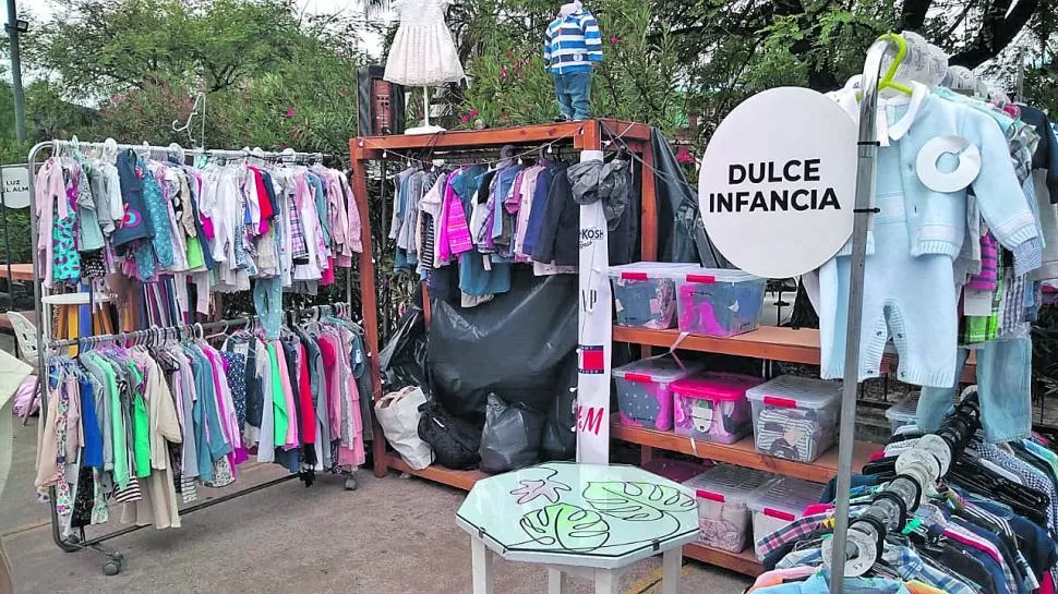 PARA TODOS LOS GUSTOS Y TALLES. Las prendas usadas tienen que estar en muy buen estado para que se puedan vender.