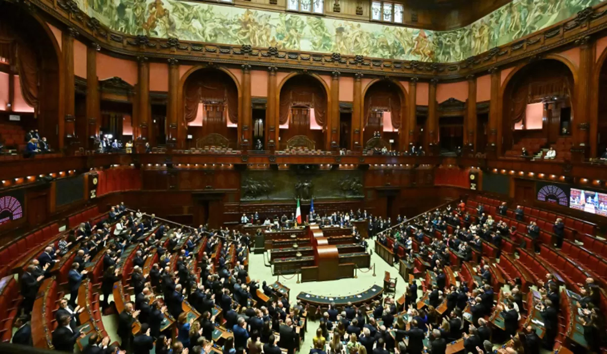 COMIENZO. En Italia juraron 400 diputados y 200 senadores, y arranca el proceso de formación del nuevo Gobierno.