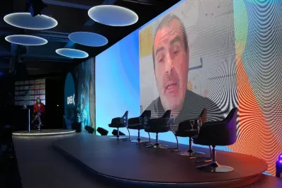 Coloquio de IDEA: “Si Jeff Bezos hubiera sido argentino, Amazon no existiría”