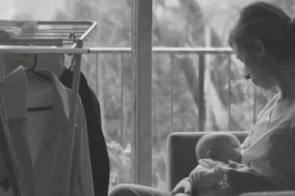 Estrenan un documental sobre la maternidad