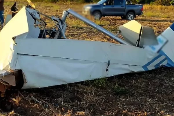 Un piloto construyó una avioneta y murió al estrellarse en un vuelo de prueba