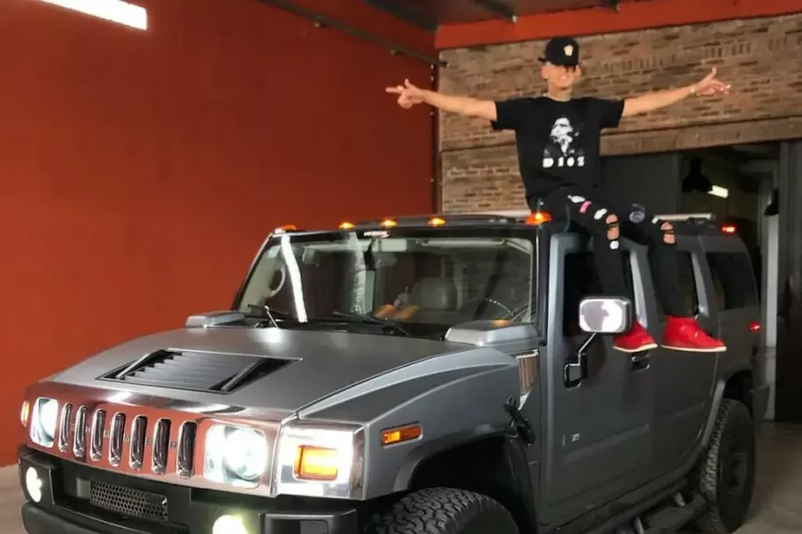 La sorprendente lista de autos alta gama que tiene L-Gante: suman más de U$S 800.000