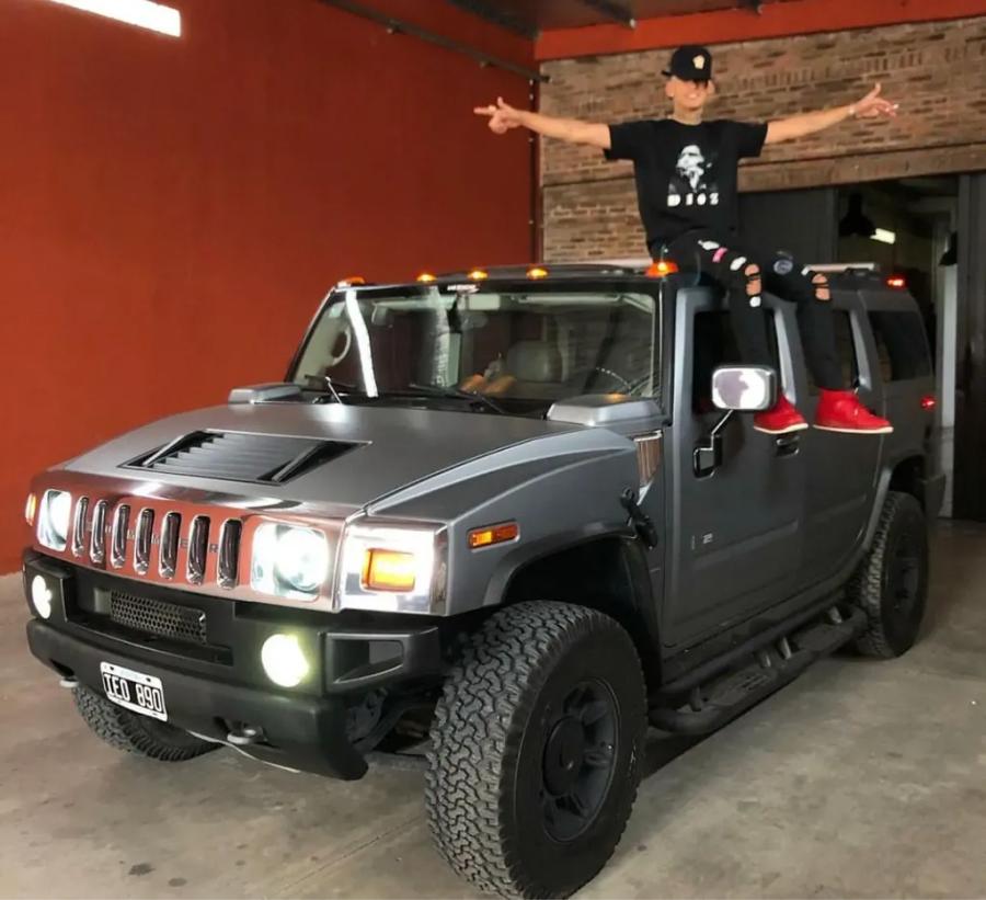 La sorprendente lista de autos alta gama que tiene L-Gante: suman más de U$S 800.000