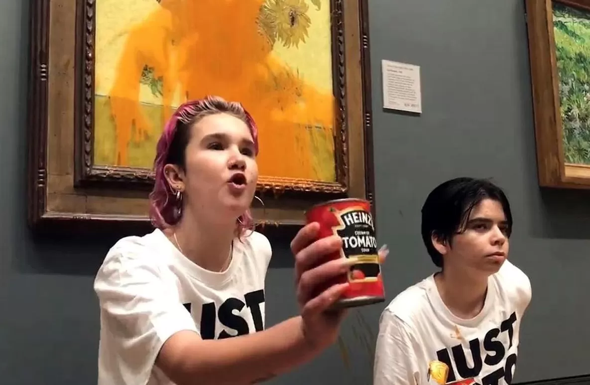 Ecologista arrojaron sopa de tomate a una obra de Van Gogh