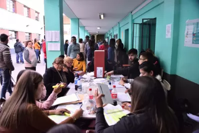 Ahora se analiza que las elecciones sean el 14 de mayo