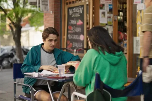 ¿Llenar el álbum del Mundial de Qatar 2022 con fiambre? La original publicidad de una marca de embutidos